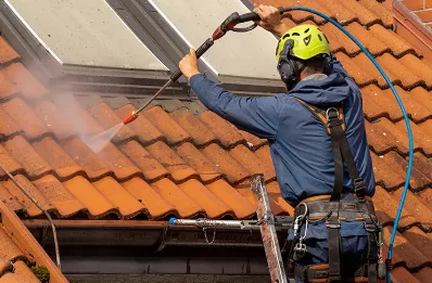 Démoussage et hydrofuge de toiture à Aiguèze